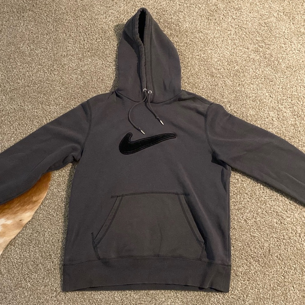 2000’s Nike Hoodie.